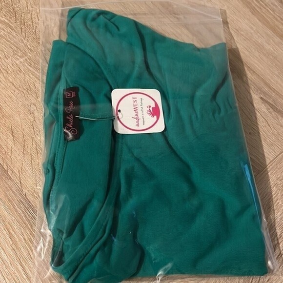 Shiela Rose Emerald Green Dolman Sleeve Boat Neck Top Women's Size M - Picture 6 of 6